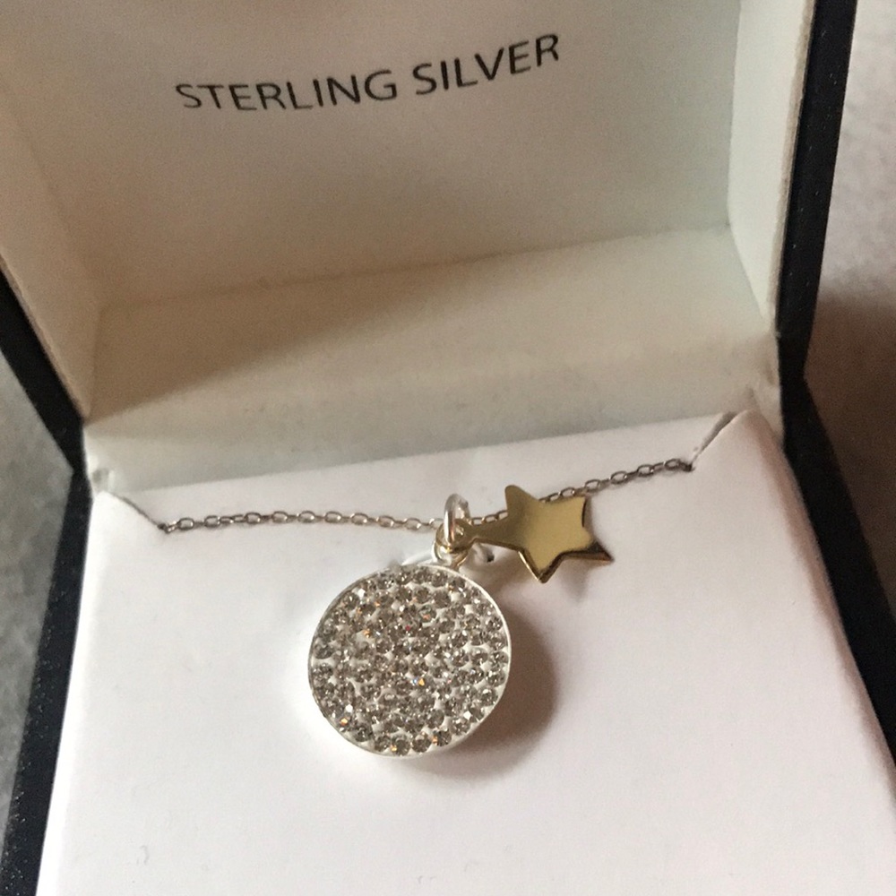 *MOVING SALE* MUST GO- Necklace
